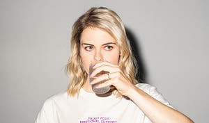 Hazel Brugger  "Immer noch wach"